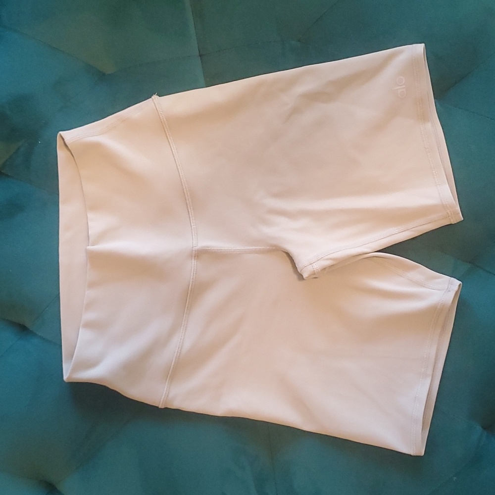 Alo High- west yoga shorts XS, light green